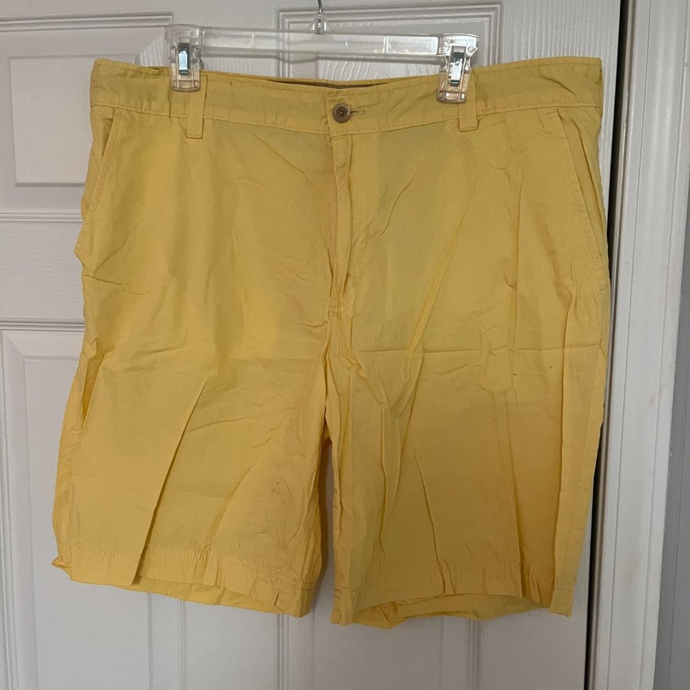 IZOD Saltwater Men's Yellow Short, W38/L9.5
